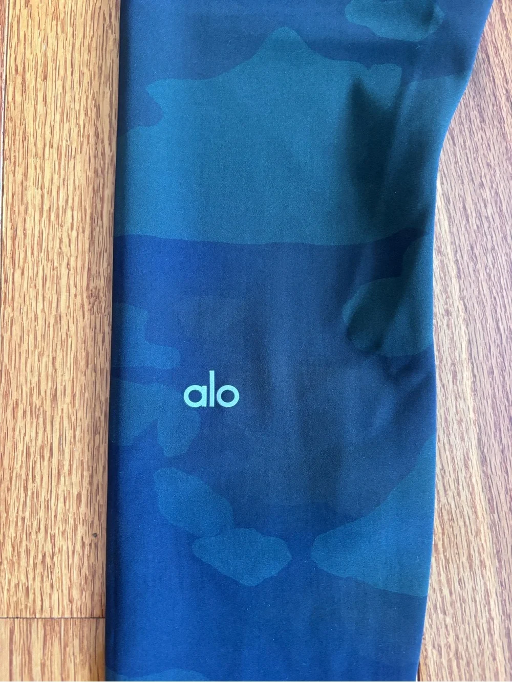 ALO Yoga Camo Leggings - Dark Green/Black